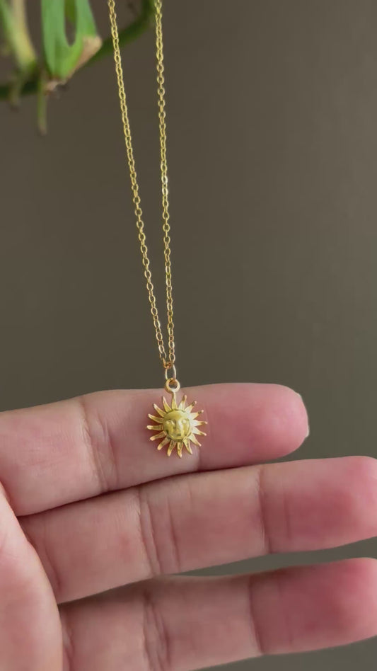 Small sunny necklace