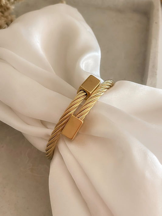 Venus open bangle