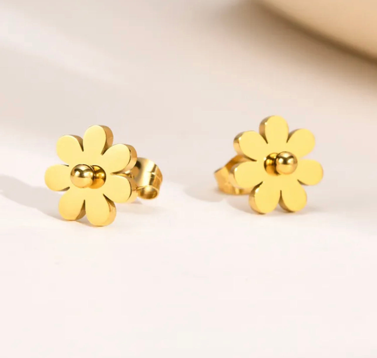 Daisy Studs