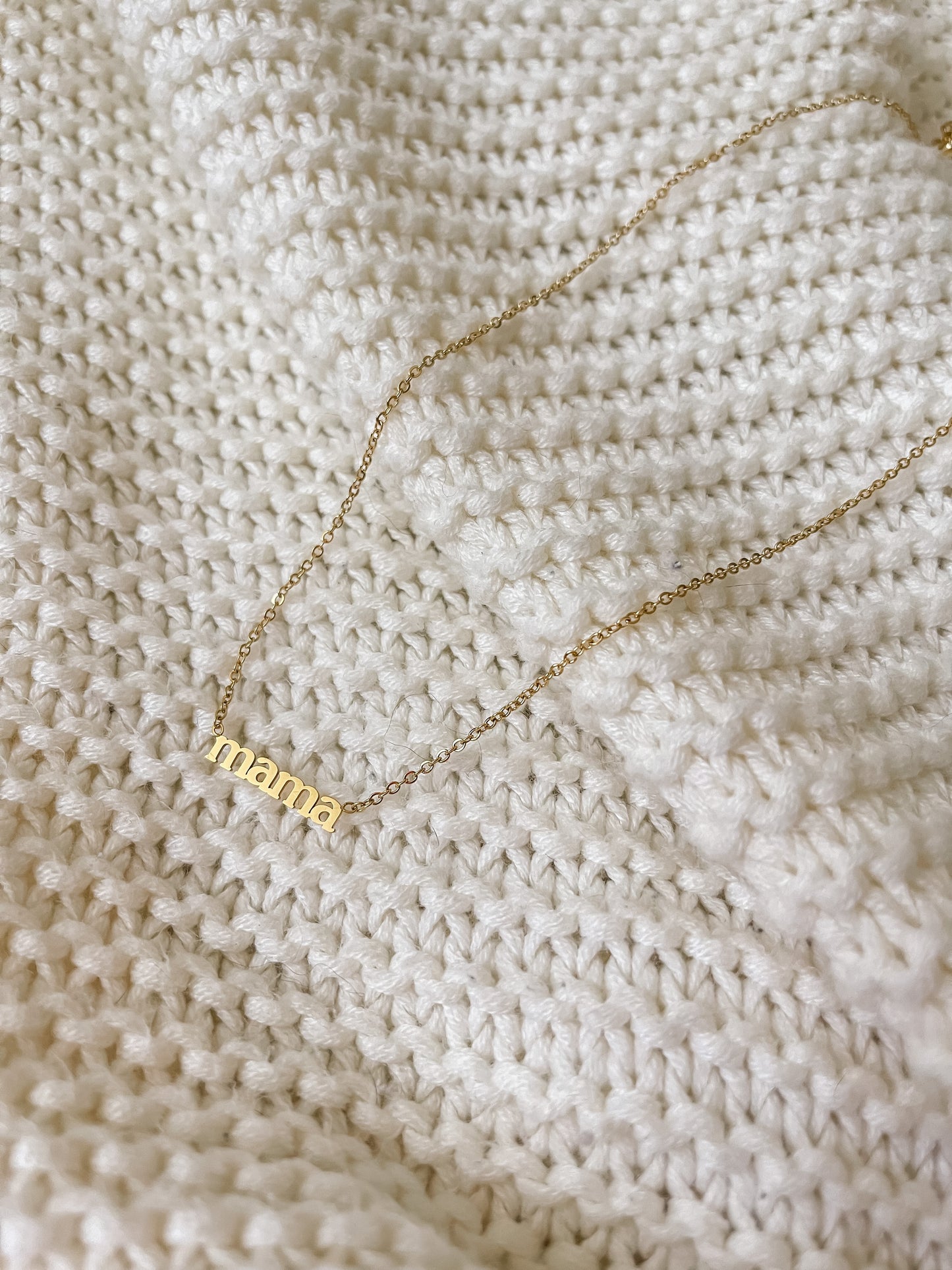 Mamá letter necklace